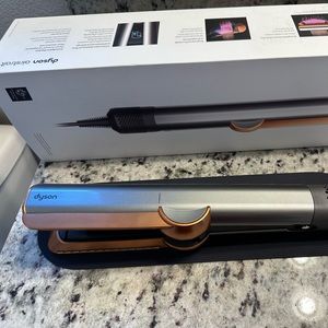 Dyson Airstraight (open box - new)